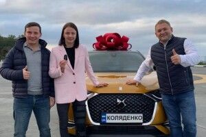 Олімпійська призерка, яка віддала тренеру подаровану квартиру, отримала авто
