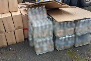 Казав, що коробки порожні: на Рівненщині у водія вилучили понад тонну алкофальсифікату та цигарки