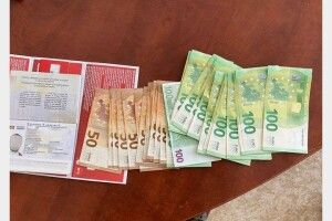 Псевдостудент намагався виїхати за кордон з підробленими документами та пропонував чималий хабар