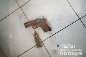 У жителя Луцька спецпризначенці вилучили пістолет та набої