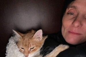 Ми бігли повз трупи: модель розповіла, як тікала з Ірпеня з котами та собакою (Фото)
