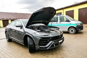 На пункті пропуску Дорогуськ-Ягодин затримали найдорожчий крадений автомобіль