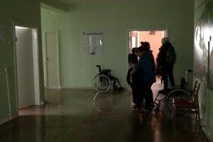 Рятували від поранень майже місяць: з лікарні у Рівному виписали трирічну дівчинку, мама якої загинула