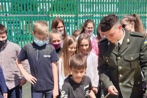 У Луцьку оркестр військової частини Нацгвардії провів урок музики для школярів (Відео)