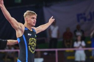 Українець Зубаль виграв «золото» першості Європи з вільної боротьби