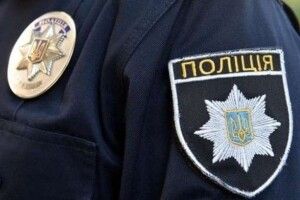 В Одесі 11-річна дівчинка вистрибнула з вікна четвертого поверху. У квартирі залишила передсмертну записку