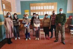 Ув’язненим жінкам і дітям привезли подарунки