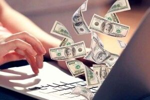 Волинянина знайомі розвели на 62 тисячі, назвавшись хворою на ковід дівчиною Анею з інтернету