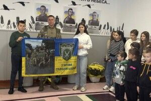 Гімназія на Волині отримала особливий подарунок від військового командира