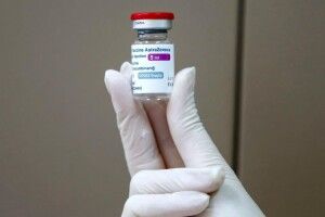 Ляшко заанонсував прибуття до України в четвер 367 тисяч доз вакцини AstraZeneca 