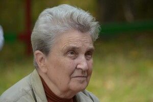 «Не можна все життя їсти одну картоплю»: найстарша викладачка ВНУ розповіла, як вчить студентів дистанційно 