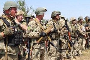 Одним пострілом нищить броньовану техніку: на Одещині морпіхи проводять тренування стрільби з гранатомета (Відео)