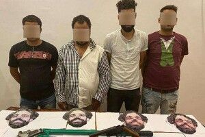 В Єгипті четверо молодиків намагалися пограбувати крамницю, вбравшись у маски Мохаммеда Салаха (Фото)