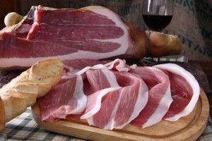 Наші хлопці «доопрацювали» італійське прошутто до звичних смаків