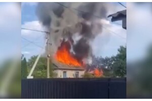 На Волині вогонь з однієї хати перекинувся на іншу