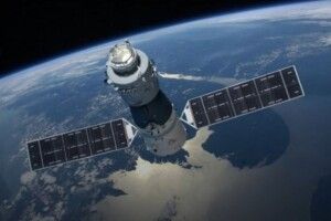 Китайська космічна станція падає на Землю
