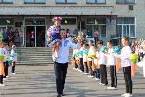 Перший дзвоник вперше пролунав  для 682 першокласників Нововолинська та Благодатного