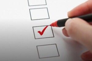 78% українців вважають, що Зеленський несе пряму відповідальність за корупцію в уряді та воєнних адміністраціях