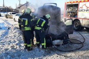 У Луцьку серед дороги спалахнуло авто