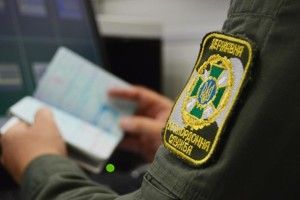 Двоє російських поліцейських через загрозу життю попросили політичного притулку в Україні
