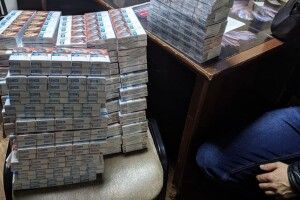 Двоє українців переносили сигарети із Білорусі рюкзаками (Фото)