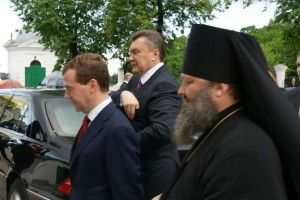 Намісник Києво-Печерської лаври проклинав людей, щоб вони помирали