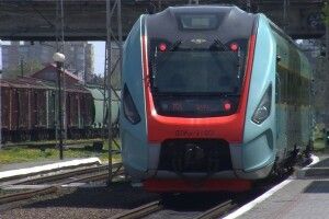 Потяг Львів–Чернівці прибув до Луцька: як і коли він  курсуватиме