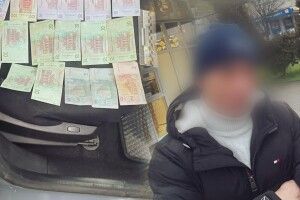 На Волині водій намагався підкупити патрульних фантастичною сумою грошей