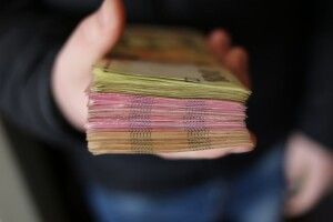 Українці «зароблятимуть більше»: Кабмін змінив механізм обчислення середньої зарплати