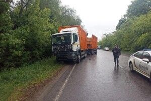 ДТП на Волині: фура відкинула позашляховик у кювет, є загиблий та поранений
