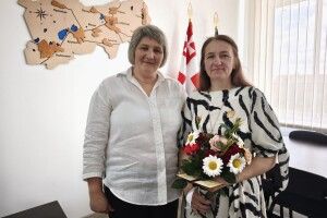 На Волині багатодітній матері вручили державну нагороду «Мати-героїня»