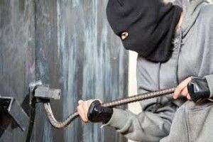 У найменшому на Волині місті злодій покрав з хати старі килими