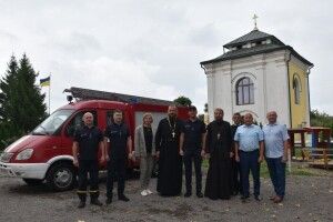 Рятувальники в рясі: на Волині з'явилася добровільна пожежна команда (Фото)