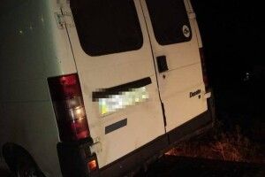  П'яний водій після невдалої спроби втекти від патрульних... покусав їх