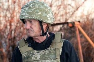 Американський актор закликав мільярдерів скинутися на винищувачі для України