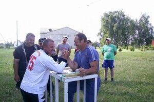 Працівники офісу на Волині водних ресурсів мірялися силами