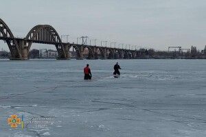 Знайшли мертвим підлітка, який напередодні провалився під лід на Дніпрі (Фото)