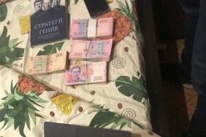 Заступникам директора ДП «Служби місцевих автомобільних доріг у Волинській області» повідомлено про підозру в одержанні хабаря (Фото)