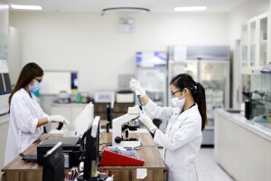 Лікарня у Володимирі-Волинському продовжує отримувати допомогу від бізнесу та волонтерів: від ковбаси до медобладнання 