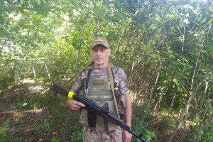 Волинянин вчить колег по службі секретам знешкодження голими руками озброєного диверсанта