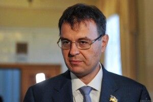 Одіозний «слуга народу» Гетманцев влаштував істерику, намагаючись зірвати виділення додаткових 50 мільярдів гривень на потреби ЗСУ