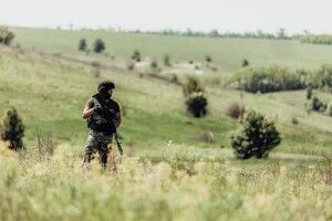 Українські захисники за тиждень знищили понад 10 складів та скупчень техніки росіян на півдні