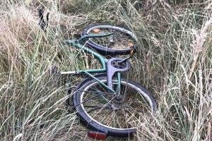 На Рівненщині 64-річний дід подався у злодії: приробив ноги сусідчиному роверу (Фото)