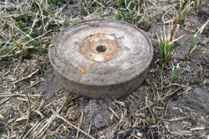 Волинський пенсіонер знайшов на своєму городі міну