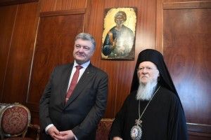 Порошенко привітав українців з визнанням Вселенською Патріархією Єдиної помісної православної церкви