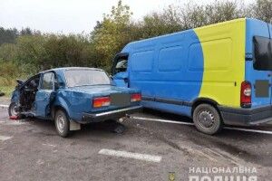 Моторошне зіткнення «ВАЗ 2107» та «Renault Master» на Рівненщині: двоє загиблих, четверо травмованих (Фото, відео)