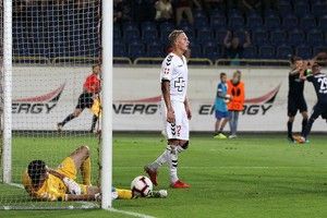 Кортіло переможного шампанського –  а нас облили пивом…(ВІдео)