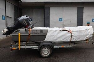 На Херсонщину для морських піхотинців з Волині передали моторний човен