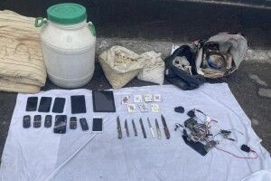 Показали, які заборонені речі знайшли в ув'язнених Луцького сізо та Маневицької виправної колонії (Фото)
