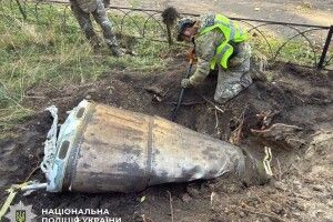У Києві дві балістичні ракети впали біля житлових будинків і не розірвалися
